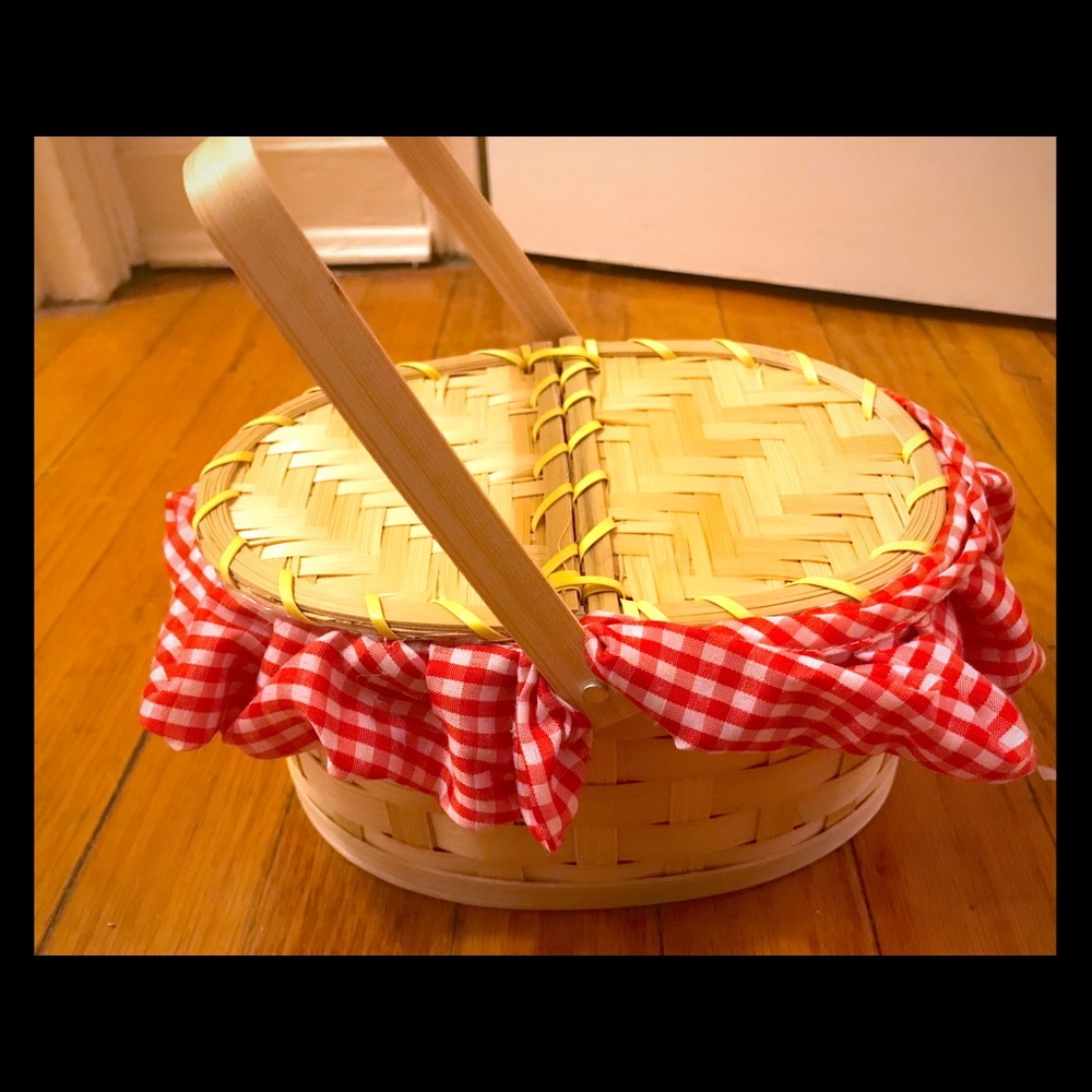 Little Red Riding Hood or Dorthy basket